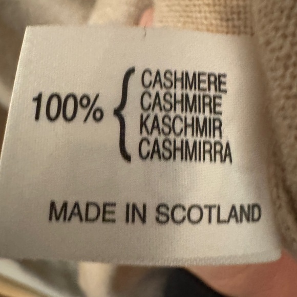 Crimson Paris France cashmere cardigan quiet luxury boho classic classy preppy - Picture 9 of 10